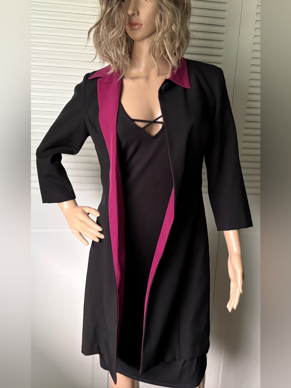 BYER TOO! Black Above the Knees Blazer Jacket with Fuchsia Trim in size Small.